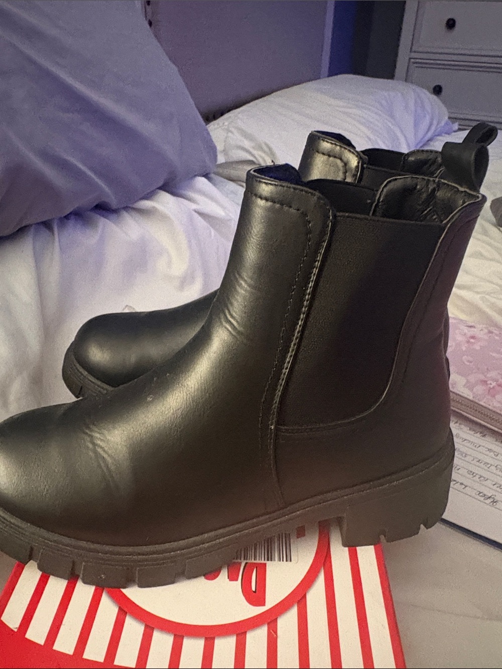 Black Chelsea Lug Sole Ankle Boots - Women 8 1/2
